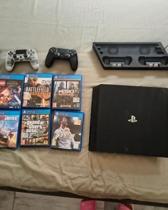 PS4 Pro 1 TB + 3 controller, base raffreddamento,
