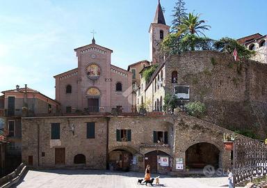 4 LOCALI A APRICALE