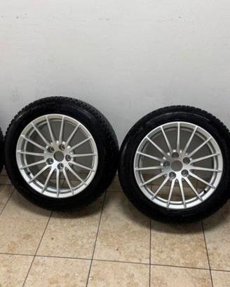 Cerchi con gomme 225 50 17 