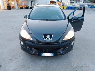 PEUGEOT 308 1.6 HDI 110 CV SW con tetto panoramico