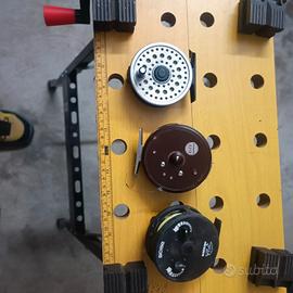 mulinelli mosca con coda sopra 