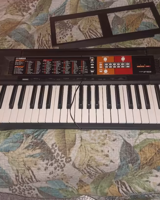 Yamaha Digital Keyboard PSR-F51
