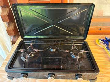 Fornello a gas da campeggio esterno tre fuochi