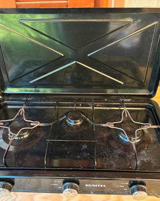 Fornello a gas da campeggio esterno tre fuochi