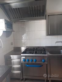 Cucina professionale in acciaio inox