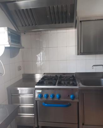 Cucina professionale in acciaio inox