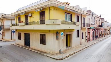 Casa indipendente in Corso Gaetano D'Agata, Avola