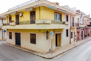 Casa indipendente in Corso Gaetano D'Agata, Avola