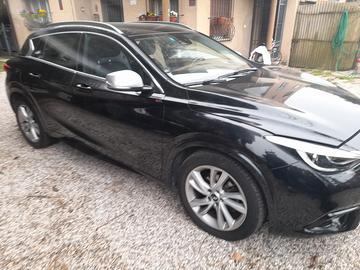 INFINITI Q30 1.5 diesel