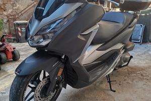 Honda forza 300