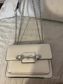 Elegante borsa a spalla bianca