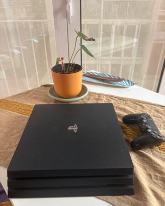 Ps4 pro 1Tb + 1 joystick