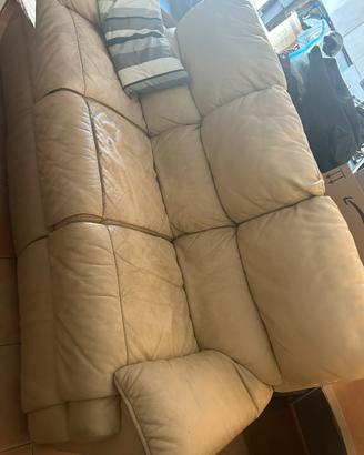 Coppia Divani in Pelle a 2 e 3 posti con Relax