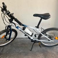Bicicletta bianca 7/8 anni