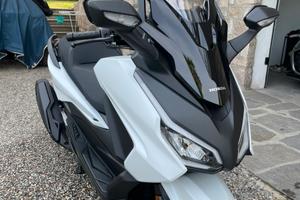 Honda forza 350