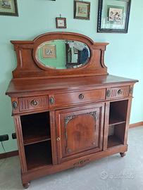 Credenza in legno stile classico 