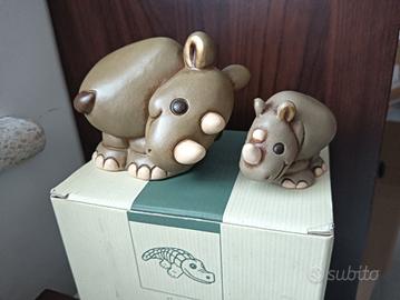coppia mamma e cucciolo rinoceronte thun