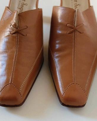 Scarpe sabot in pelle marrone