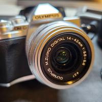 Macchina fotografica Olympus OM-D E-M10 Mark iii