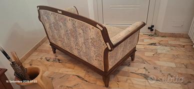 Divanetto in legno e tessuto