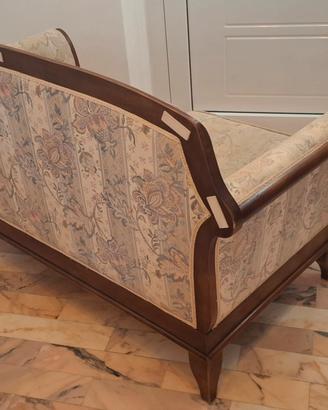 Divanetto in legno e tessuto