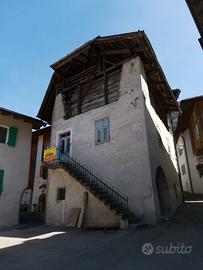 Casa rustica in centro storico cielo terra