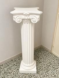 Colonna decorativa in gesso
