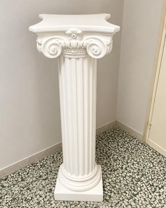 Colonna decorativa in gesso