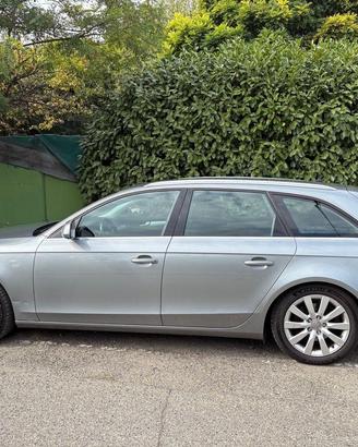 AUDI A4 AVANT B8