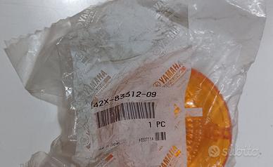 Vetro freccia Yamaha 42X833120900
