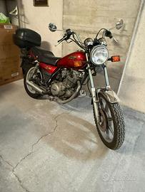 Moto Yamaha 250 perfettamente funzionante