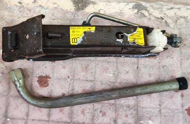 cric + chiave Volkswagen polo terza serie 94/03