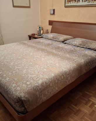 LETTO MATRIMONIALE con COMODINI