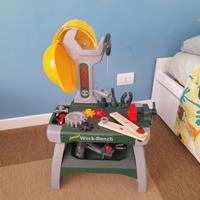 Banco di lavoro Bosch con attrezzi