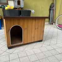 Cuccia di legno da esterno per cani