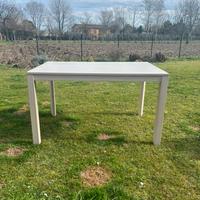 Tavolo allungabile con 6 sedie