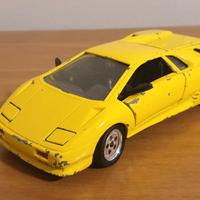 Modellino LAMBORGHINI DIABLO scala 1/24 gialla