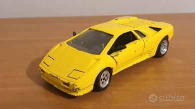 Modellino LAMBORGHINI DIABLO scala 1/24 gialla