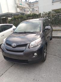 TOYOTA URBAN CRUISER