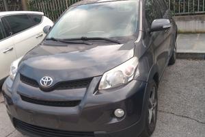 TOYOTA URBAN CRUISER