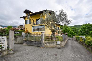 VILLA SINGOLA A GIAVENO