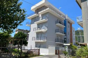 3 LOCALI A BARONISSI