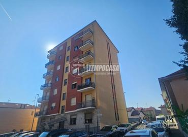 TRILOCALE DI 85MQ LIBERO SUBITO CON BOX AUTO AD €