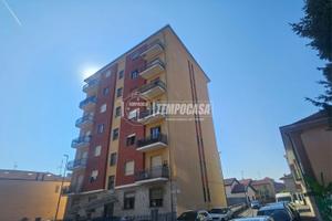 TRILOCALE DI 85MQ LIBERO SUBITO CON BOX AUTO AD €