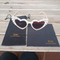 Occhiali da sole a forma di cuore