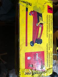 Sollevatore auto/furgoni