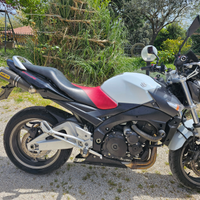Suzuki gsr600