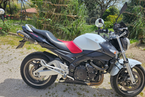 Suzuki gsr600