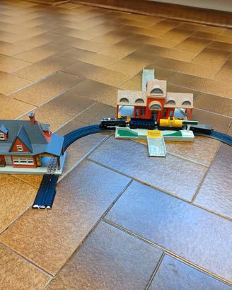 2 stazioni treni MicroMachines Gig Galoob