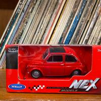 Modellino auto nuova fiat 500 nex models welly 1:4